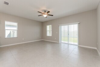 352 Kenilworth Dr in Kissimmee, FL - Building Photo - Building Photo