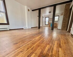 178 Broad St, Unit 1 in Catskill, NY - Foto de edificio - Building Photo