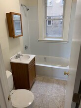 1108 Boylston St, Unit 6 in Boston, MA - Foto de edificio - Building Photo