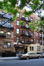 217-219 W 16th St in New York, NY - Building Photo - Building Photo