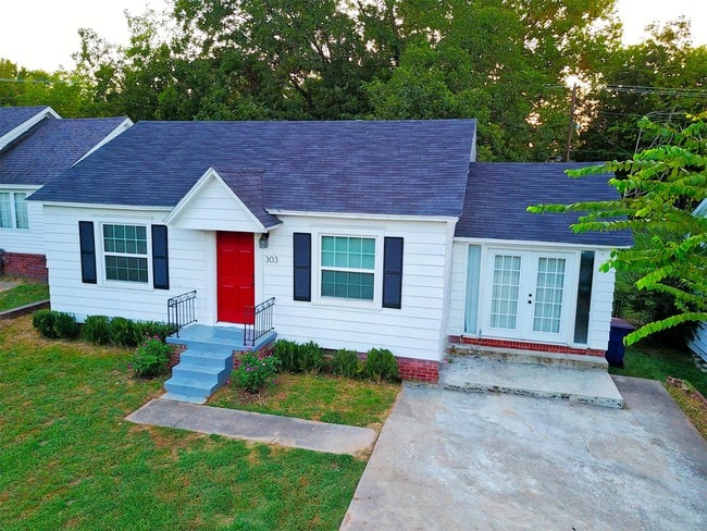 property at 303 N 43rd St
