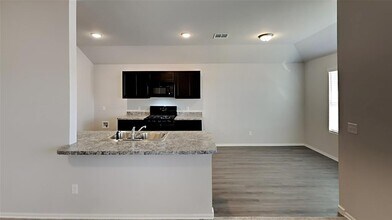 1024 S Appaloosa Ln in Mustang, OK - Building Photo - Building Photo