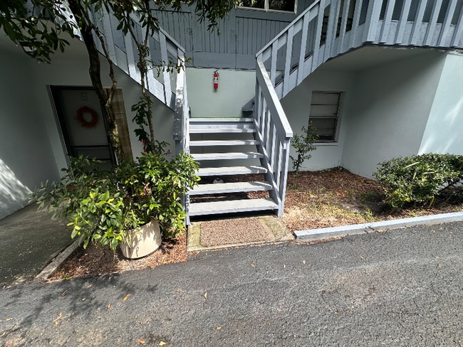 9210 N Connechusett Rd