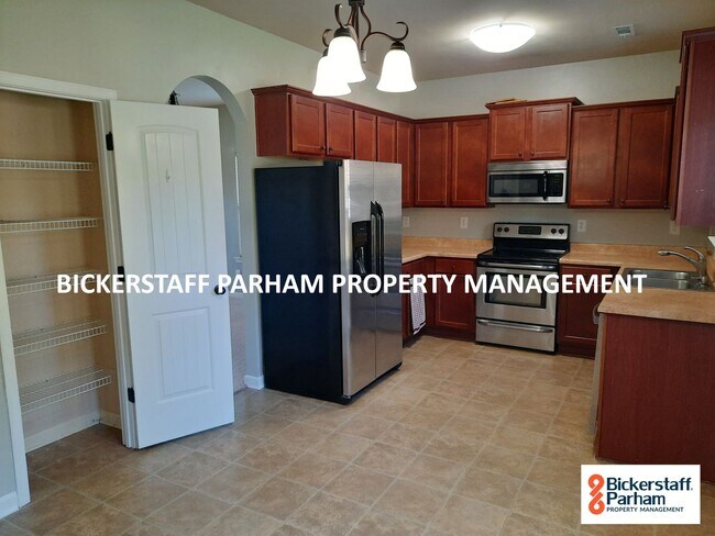 15 Churchhill Dr in Fort Mitchell, AL - Building Photo - Building Photo