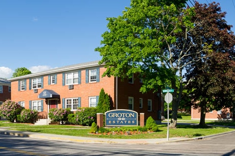 Groton Estates in Groton, CT - Foto de edificio - Building Photo