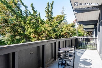 801 Middlefield Rd in Palo Alto, CA - Building Photo - Building Photo