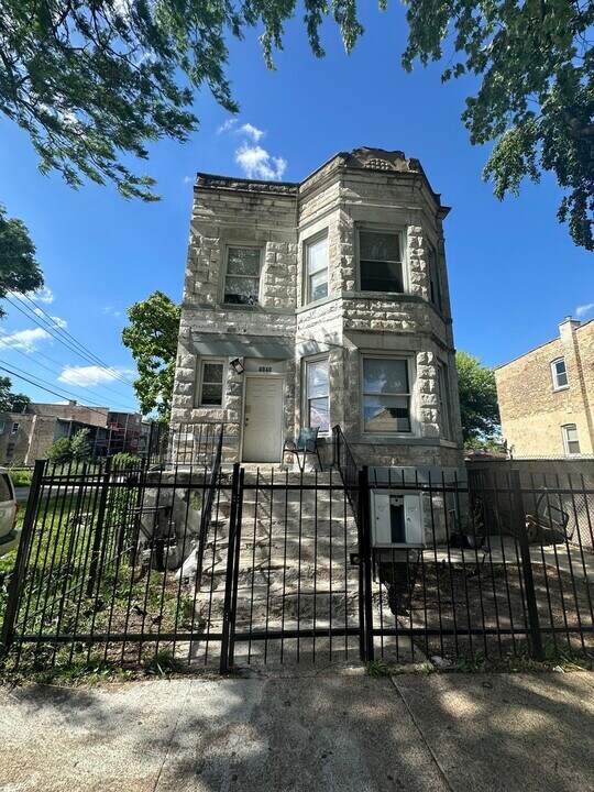 4040 W Polk St in Chicago, IL - Building Photo