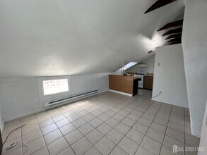 84 Guilden St in New Brunswick, NJ - Building Photo - Building Photo