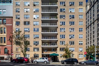 110 East End Ave in New York, NY - Foto de edificio - Building Photo