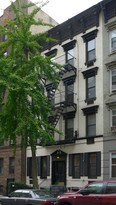 420 E 78th St in New York, NY - Building Photo