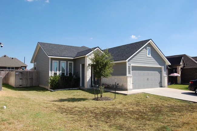 2110 Markley Dr in Bryan, TX - Building Photo - Building Photo