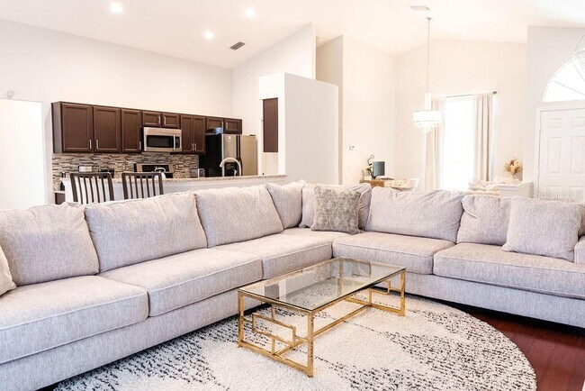 1282 Paradise Lake Dr in Tarpon Springs, FL - Building Photo - Building Photo