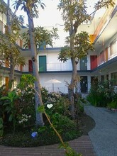 Parker Villa Apartments in Berkeley, CA - Building Photo - Interior Photo