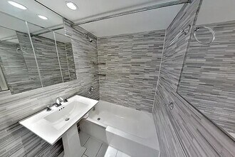 326 E 100th St in New York, NY - Building Photo - Building Photo