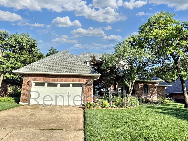 2005 Mission Rd in Edmond, OK - Building Photo