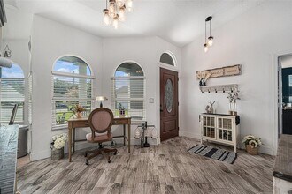 1643 Lynsfield Ct in Lutz, FL - Foto de edificio - Building Photo