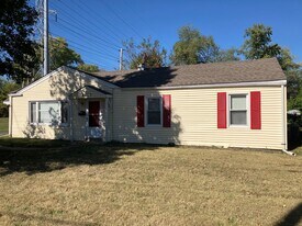 8557 Frost Ave in Berkeley, MO - Building Photo