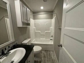 16 Glen Cove Ct in Daytona Beach, FL - Building Photo - Building Photo