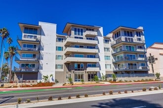 230 S Catalina Ave in Redondo Beach, CA - Building Photo - Building Photo