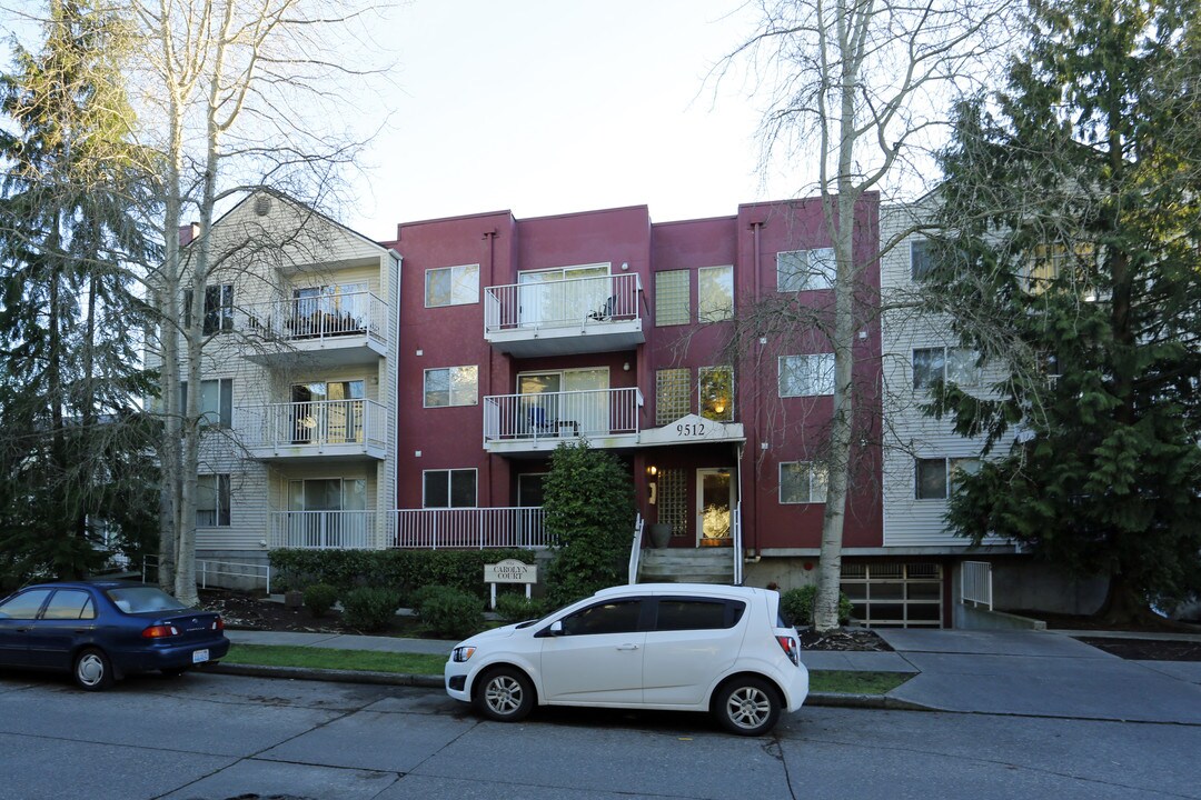 Carolyn Court in Seattle, WA - Foto de edificio