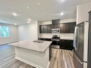 183 Aster Bloom Ln in Raleigh, NC - Building Photo - Building Photo