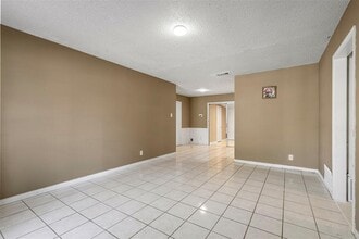 9407 N Creek Dr in Austin, TX - Building Photo - Building Photo