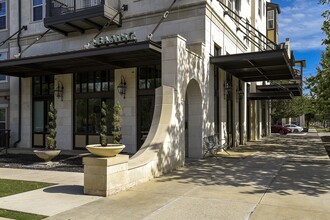 Celeste at La Cantera in San Antonio, TX - Foto de edificio - Building Photo