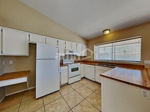 9509 W Echo Ln in Peoria, AZ - Building Photo - Building Photo