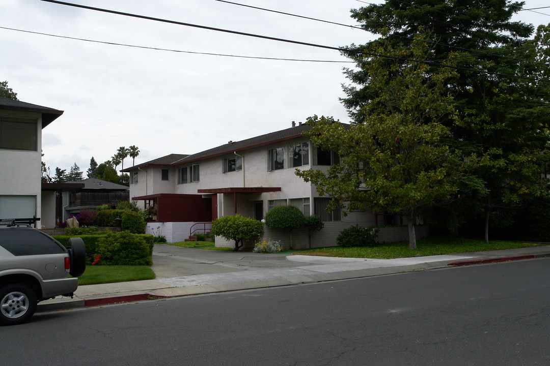 751 Roble Ave in Menlo Park, CA - Building Photo