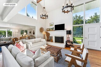 18 Quogo Neck Ln in Quogue, NY - Building Photo - Building Photo
