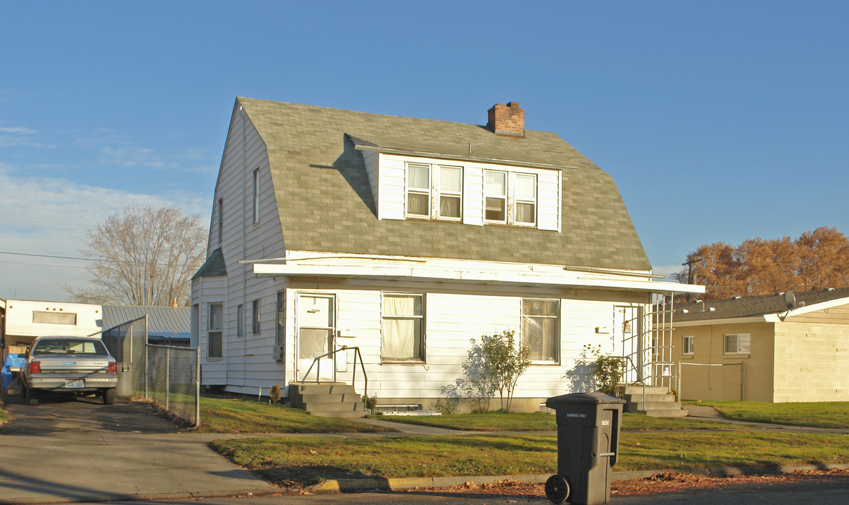 209 S 10th Ave in Yakima, WA - Building Photo