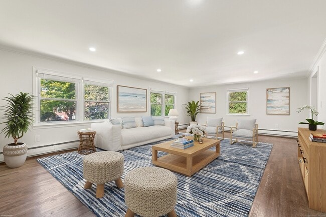 48 Meyer Pl in Greenwich, CT - Foto de edificio - Building Photo