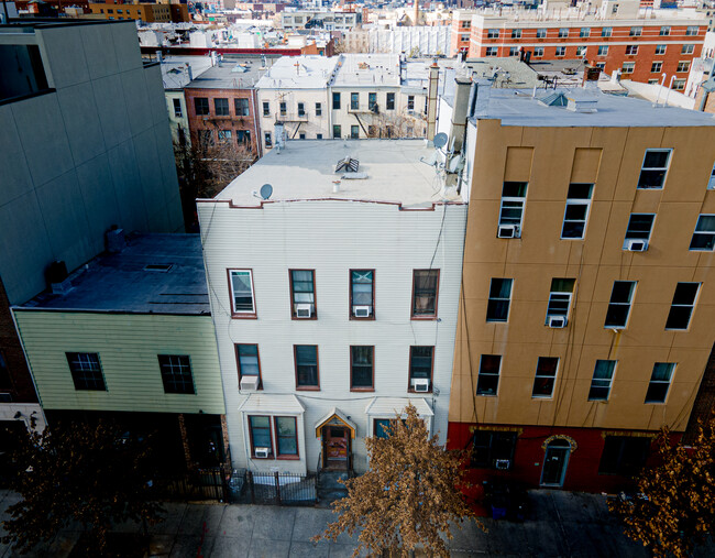 185 Troutman St in Brooklyn, NY - Building Photo - Building Photo