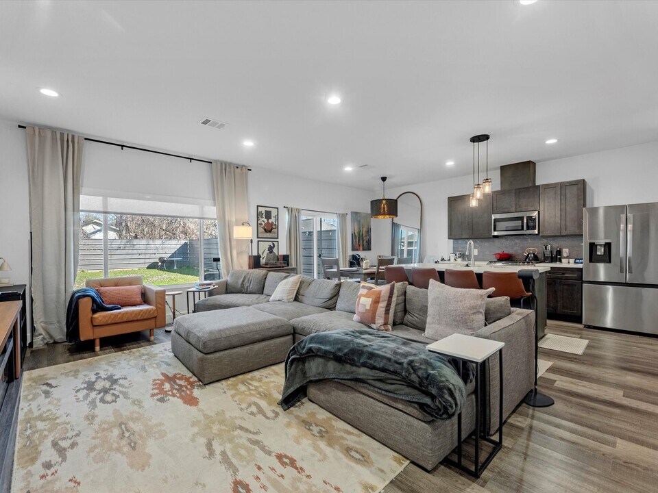 2222 Wavell St in Houston, TX - Building Photo