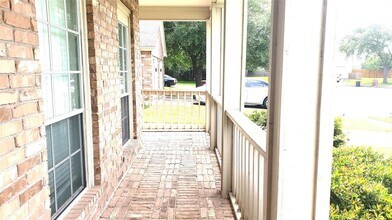 1826 Pinewood Ct Dr in Baytown, TX - Building Photo - Building Photo