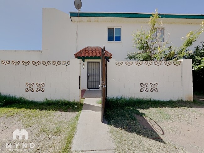 property at 2132 W Glenrosa Ave