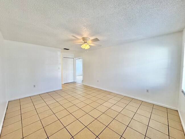 2571-2575 Elm Ave in Lake Wales, FL - Building Photo - Building Photo