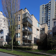 Parkside Place in Vancouver, BC - Building Photo - Building Photo