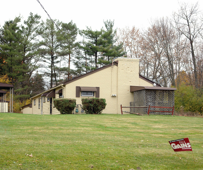 6904-6926 Southern Blvd in Youngstown, OH - Building Photo - Building Photo