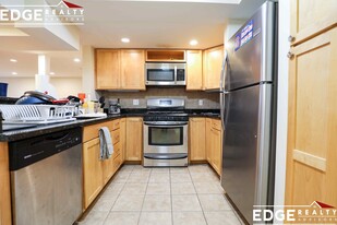 1860 Commonwealth Ave, Unit A Apartamentos