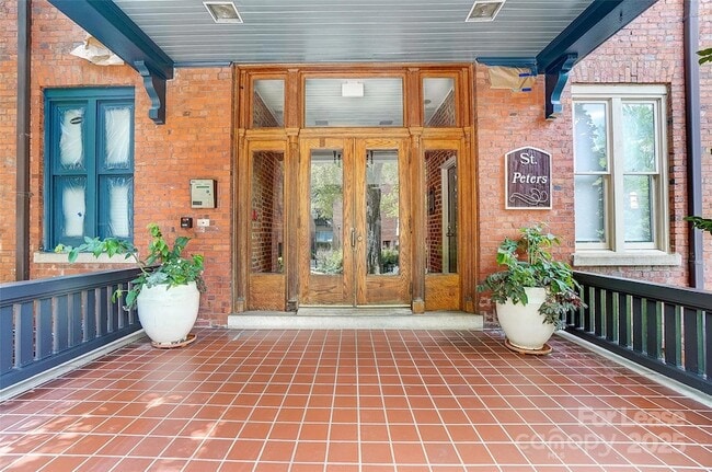 229 N Poplar St, Unit 1 in Charlotte, NC - Building Photo - Building Photo