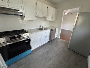 38 Smith St in Bloomfield, NJ - Building Photo - Building Photo