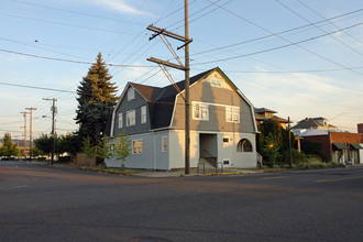 1831-1839 SE 7th Ave in Portland, OR - Building Photo - Building Photo