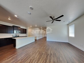 1423 N Barkvine Ave in Star, ID - Building Photo - Building Photo