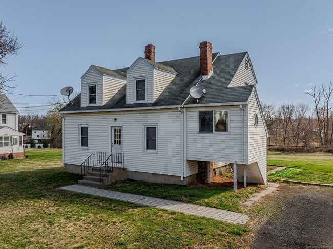 property at 11 Pine Ridge Rd