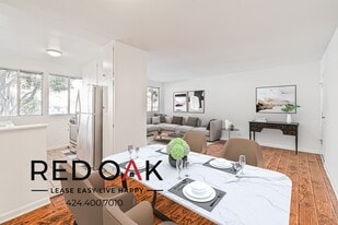 1051 N Ogden Dr in West Hollywood, CA - Building Photo