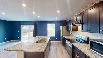 8077 Nussbaum Dr in Jacksonville, FL - Building Photo - Building Photo