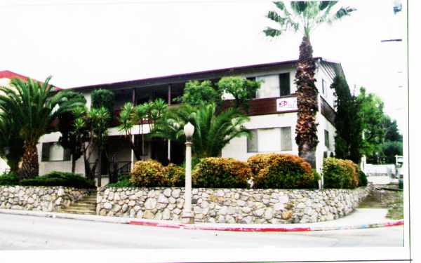 10304 Commerce Ave in Tujunga, CA - Building Photo