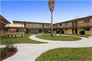 5610 Royal Palms St in Houston, TX - Building Photo