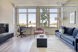 2400 W El Camino Real in Mountain View, CA - Building Photo